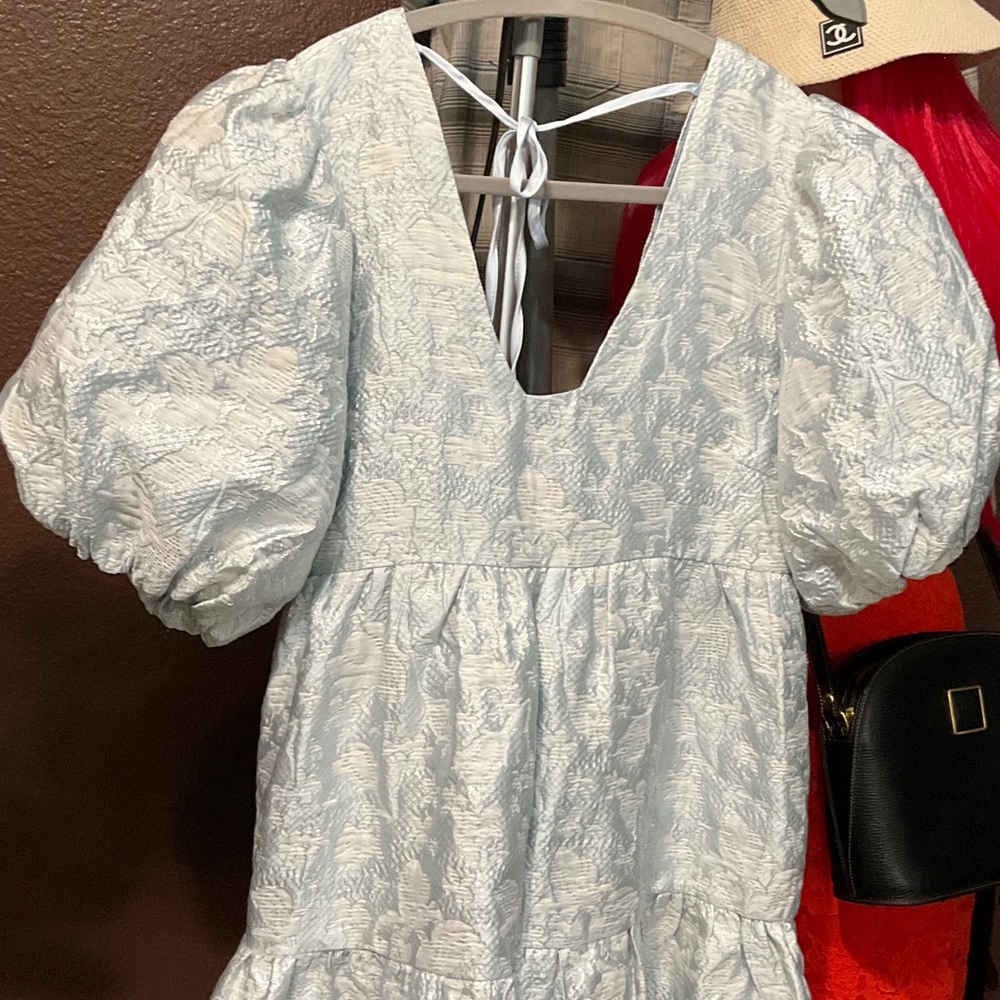 Light Blue Floral Puff-Sleeve Tiered Dress - Picture 3 of 14